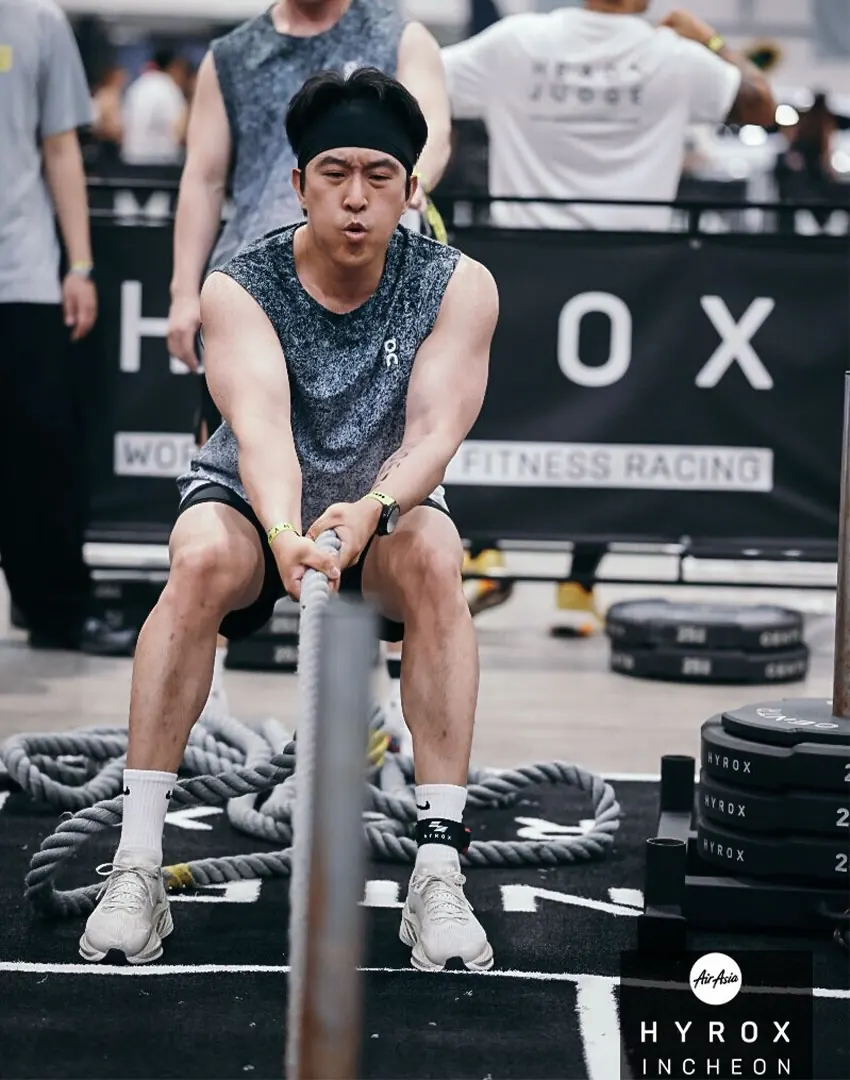 오석종 트레이너 · 하이록스 대회에서 배틀로프 구간을 수행하는 모습